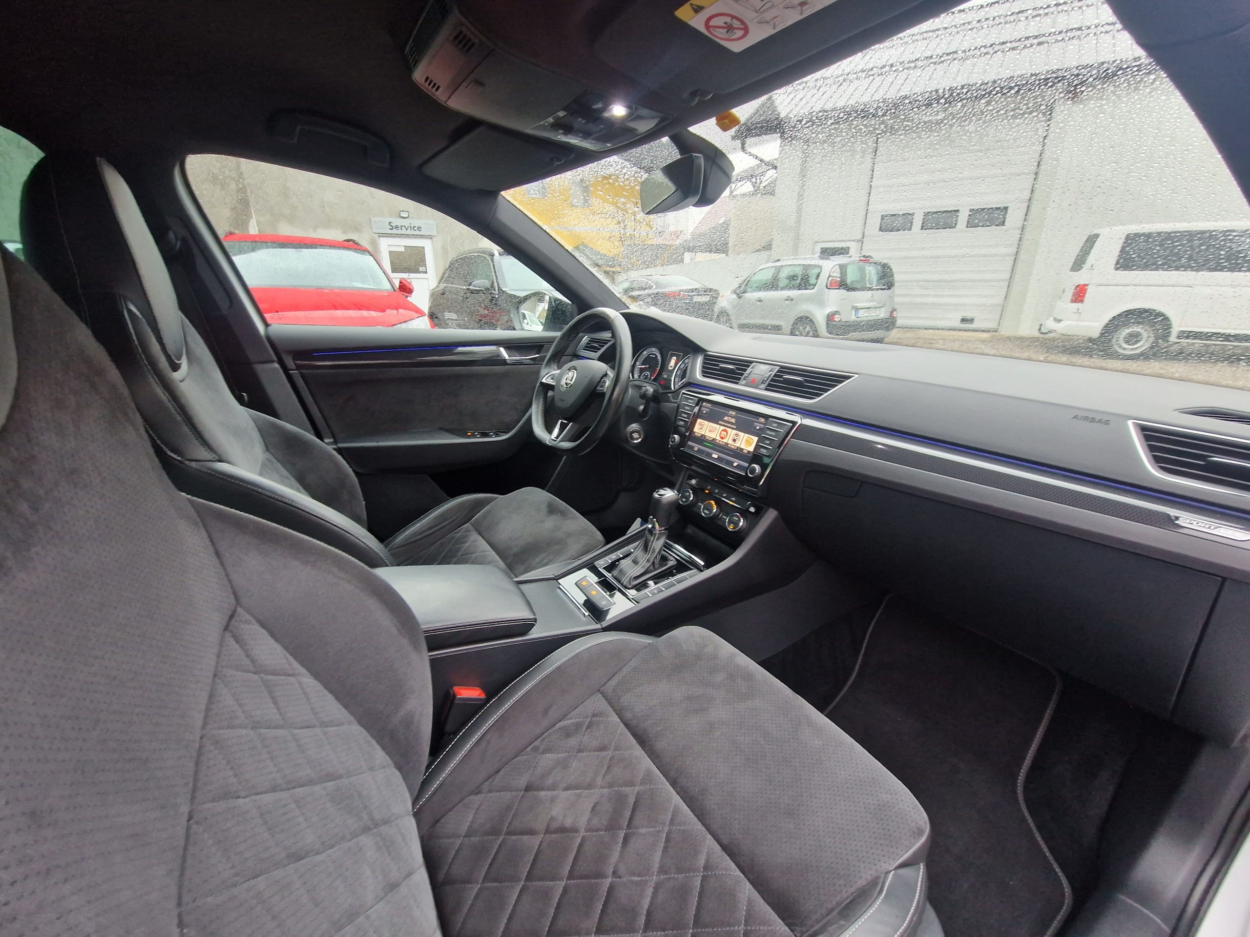 Škoda Superb 2.0 TDI-Sportline-BLACK EDITION-DSG 110 kW-ALCANTARA-NAVI - slika 11