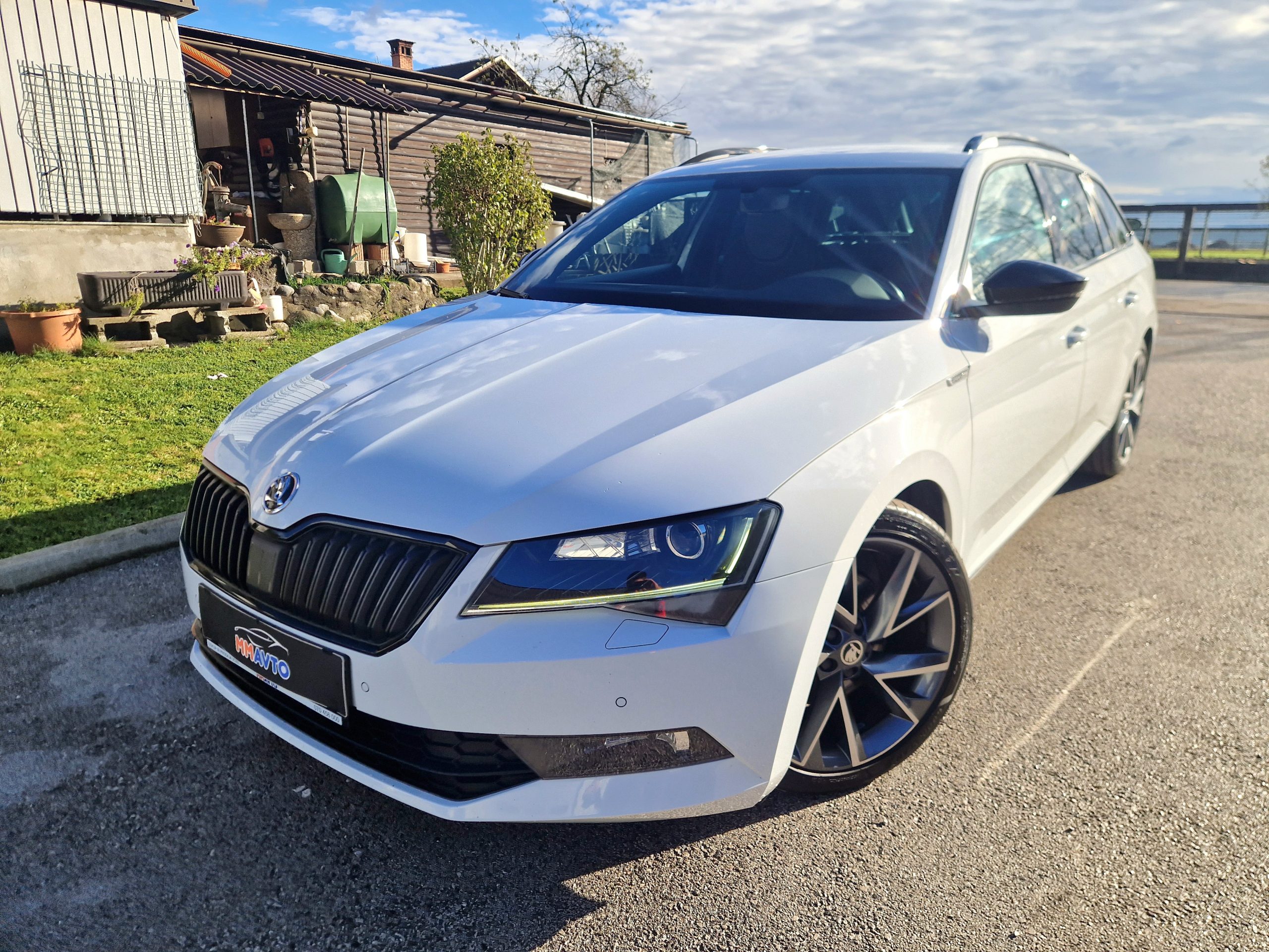 Škoda Superb 2.0 TDI-Sportline-BLACK EDITION-DSG 110 kW-ALCANTARA-NAVI