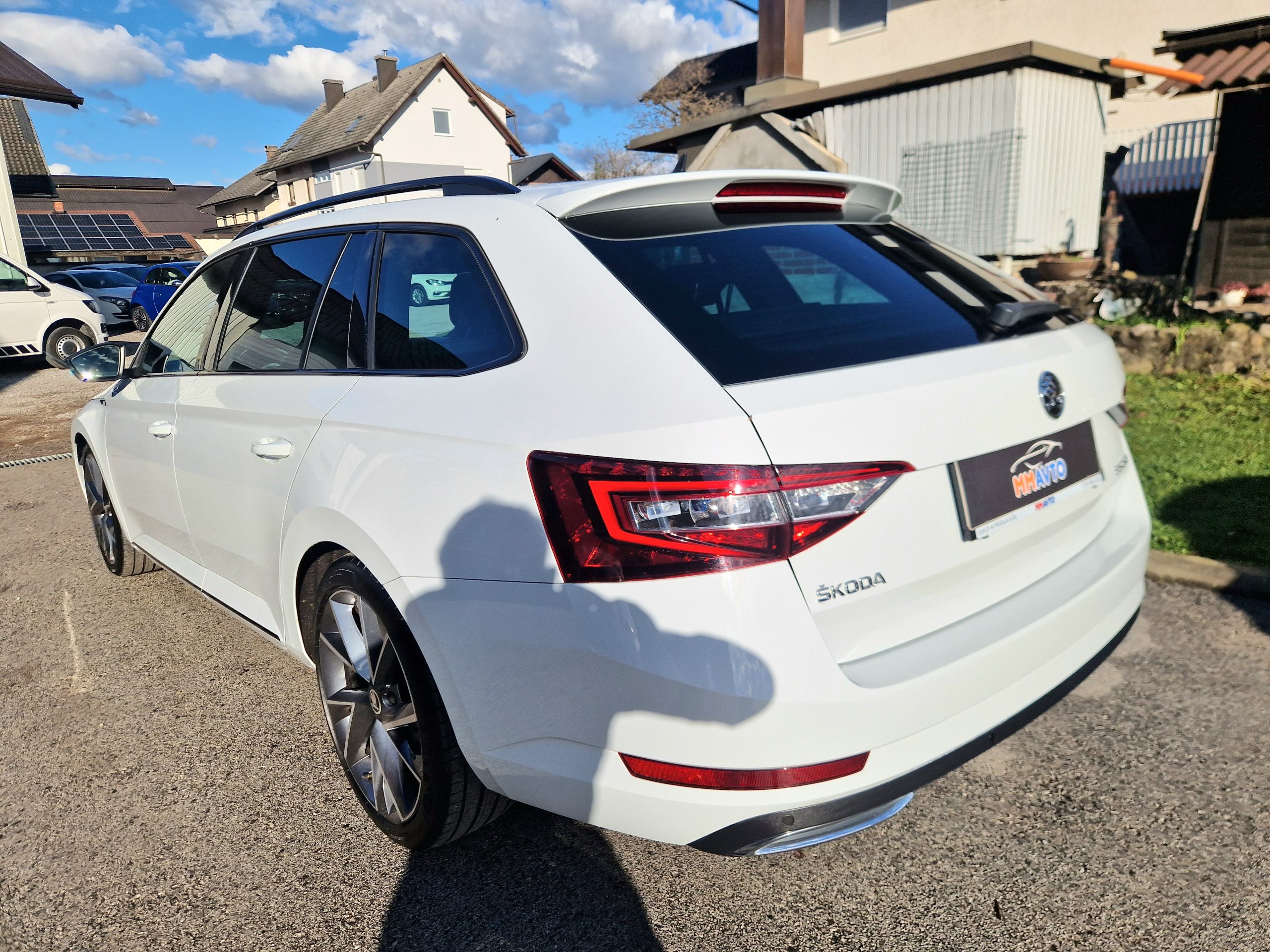 Škoda Superb 2.0 TDI-Sportline-BLACK EDITION-DSG 110 kW-ALCANTARA-NAVI - slika 6